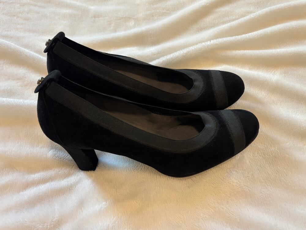 Vintage Stuart Weitzman Forsure Elastic Trim Pumps- size 8.5